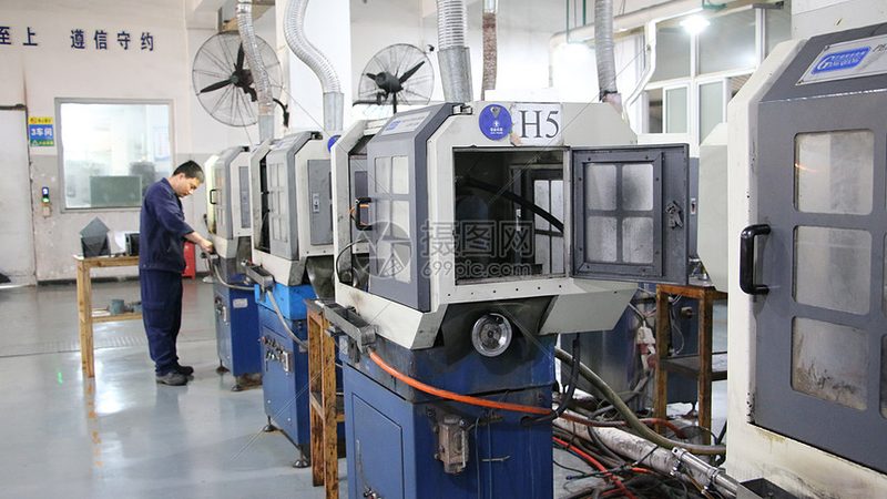 数控机床选型：把握关键步骤，确保加工精度与稳定性